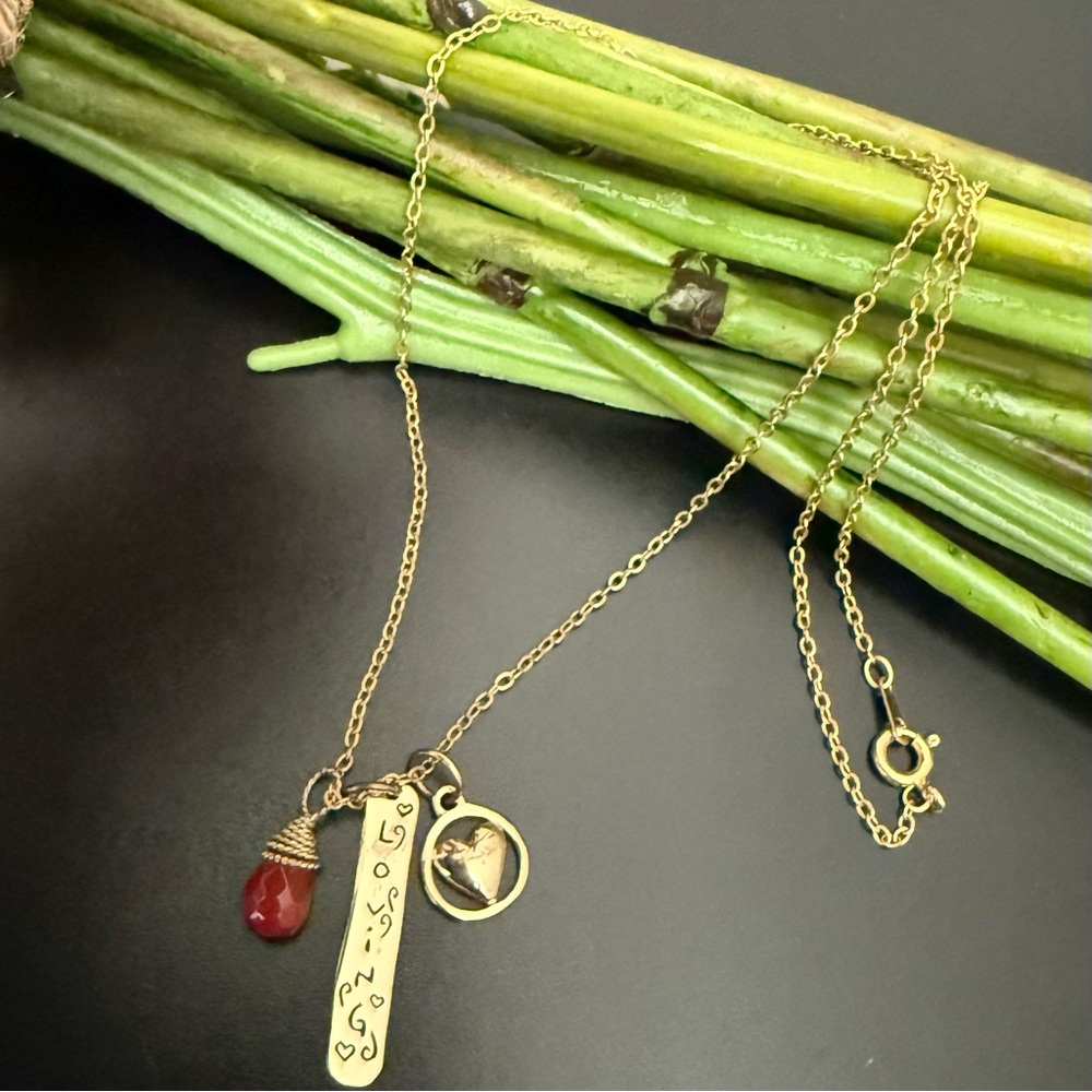 Handcrafted Personalized “Loving” Gold-tone Plate Agate Heart Pendant Necklace